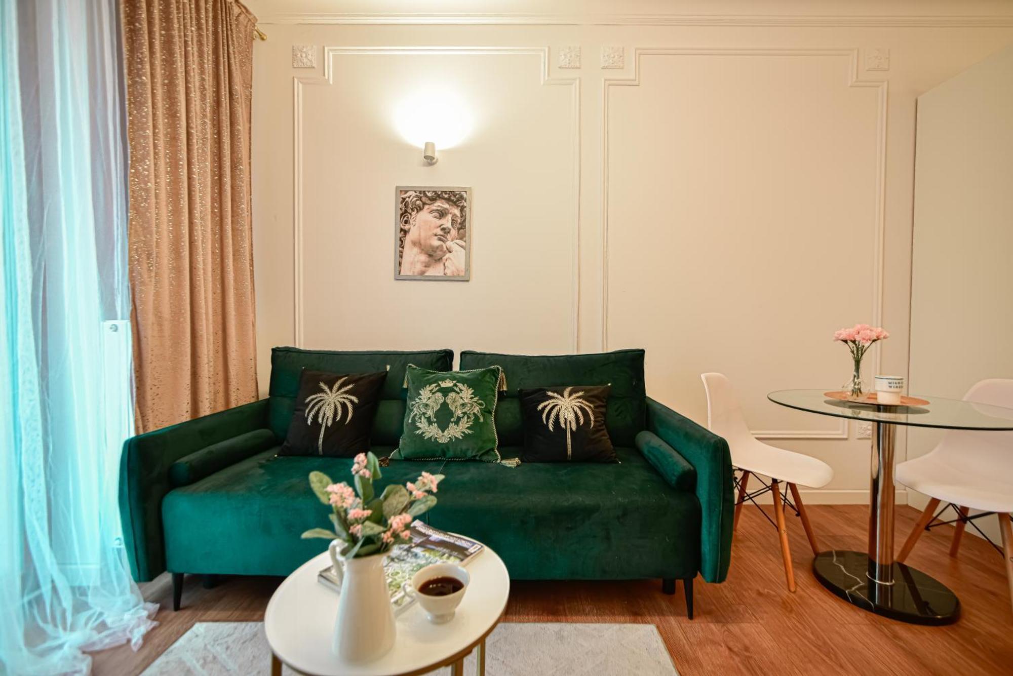 Better Place Classical Apartment Warsaw